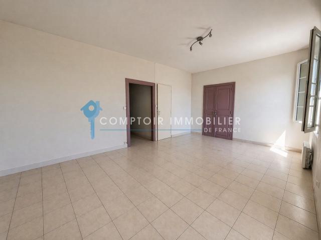 Exclusivité Appartement 3 pièces à rénover Vergèze Vue dégagée