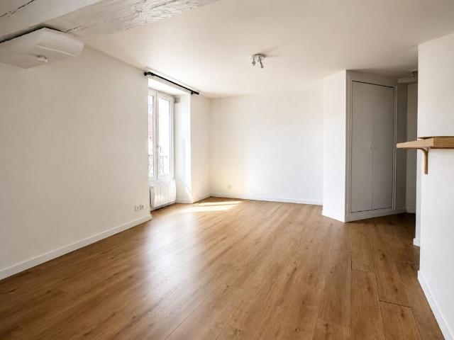 EXCLUSIVITE Appartement entièrement rénové à Vendre 41