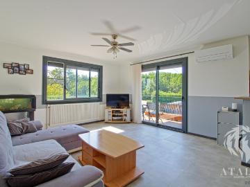 À vendre à Saint Hilaire Du Rosier 38: grande maison