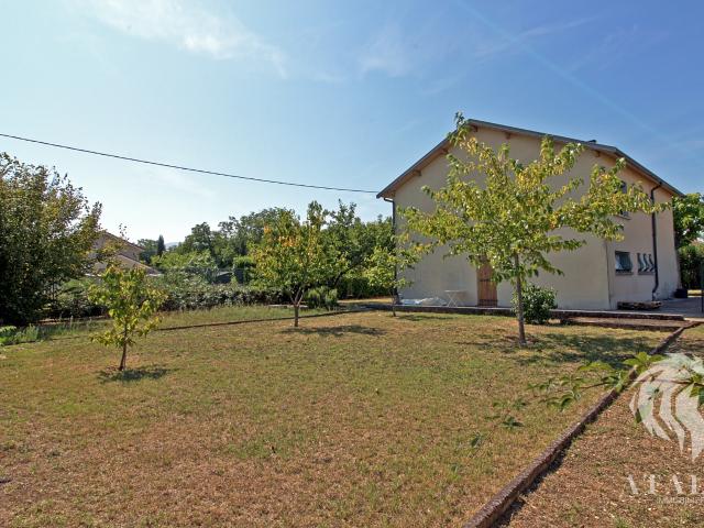À vendre à Saint Hilaire Du Rosier 38: grande maison