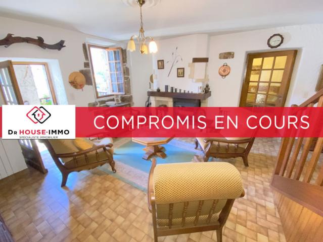 EXCLUSIVITÉ, Au cœur du village de MEYRAS, Charmante maison en pierre mitoyenne denviron 103 m² habitables, édifiée sur une parcelle de 307 m² avec terrain attenant offrant un cadre paisible à deux pas des commodités