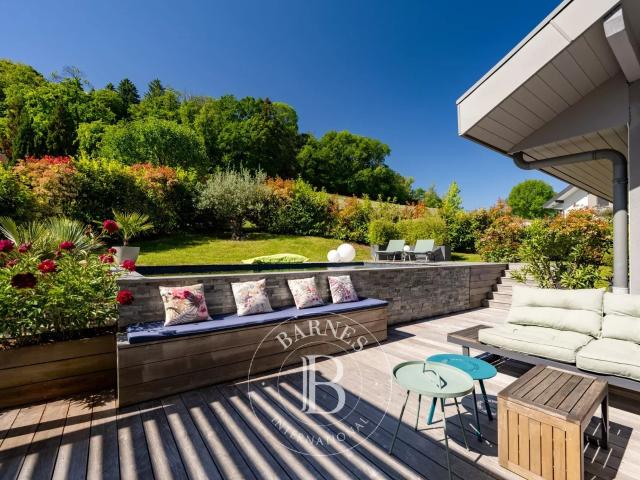 EXCLUSIVITÉ BARNES ANNECY | VILLA SIGNATURE AUX PORTES D’ANNECY AVEC PISCINE ET 4 CHAMBRES