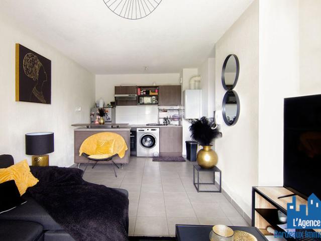 EXCLUSIVITÉ ! BASSENS SECTEUR PARC BEAUVAL APPARTEMENT TYPE 2 DE 38 M² AVEC TERRASSE + 1 PLACE DE PARKING. Michaël VIGIER O6 7O 29 94 95
