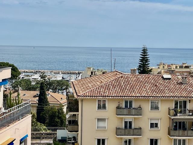 EXCLUSIVITE BEAULIEU SUR MER MAGNIFIQUE APPARTEMENT 3 PIECES DE 84,20M2, DERNIER ETAGE, TERRASSES 24,20M2, VUE