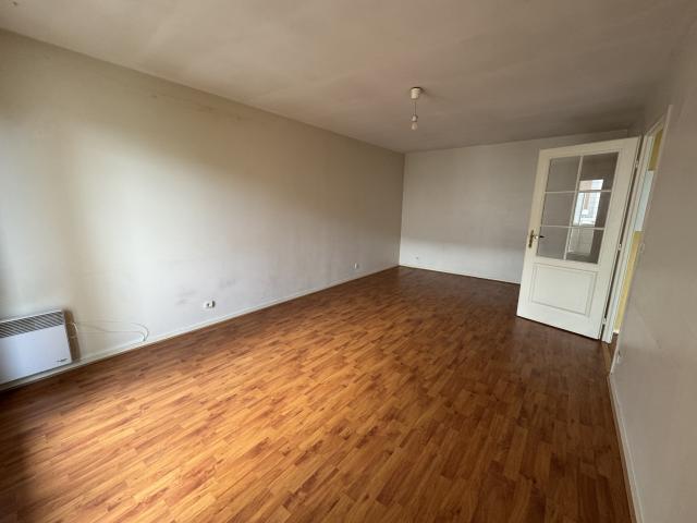 Exclusivité: Bel appartement 2 pièces avec balcon & garage à Melun