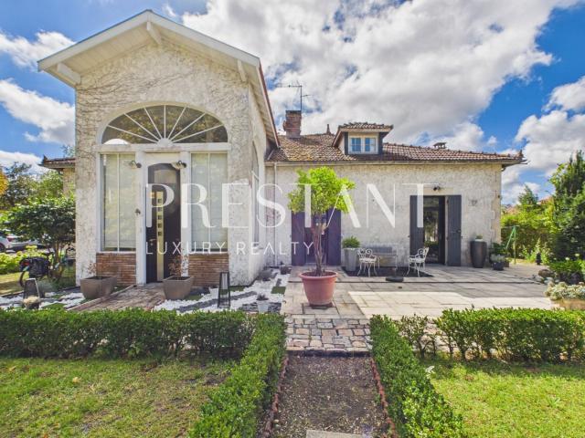 Exclusivité Biscarrosse Bourg Demeure d'exception de 1885. 246m² Biscarrosse