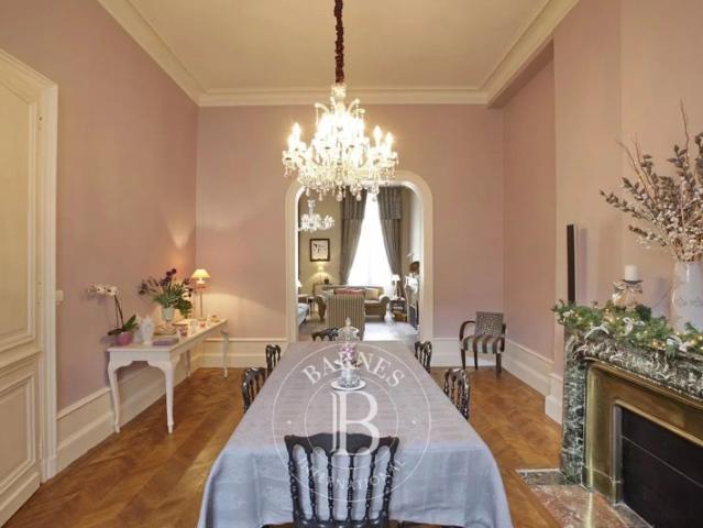 Exclusivité Bordeaux Triangle d'or Appartement de 197 m² Balcon filant