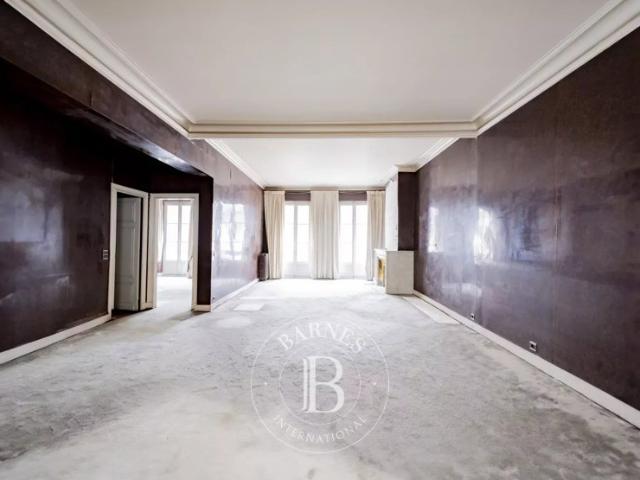 Exclusivité Bordeaux Triangle d'or Appartement à rénover de 96 m² Terrasse