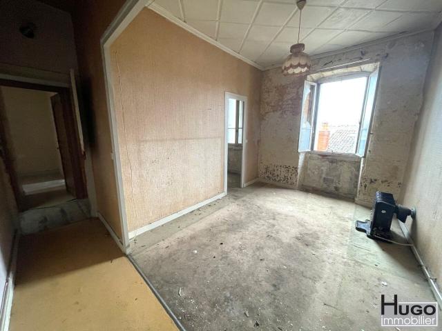 OFFRE D'ACHAT ACCEPTEE ! EXCLUSIVITE ! BORDEAUX PROCHE DU LYCEE MONTAIGNE APPARTEMENT T3 AVEC DEFICIT FONCIER !