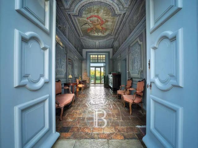 Exclusivité Charente Maritime 17 Château XVIIe Mh et s. 962m² Royan