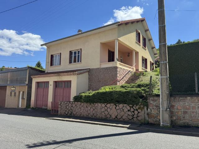 Exclusivité Charmante maison familiale au coeur de Cours