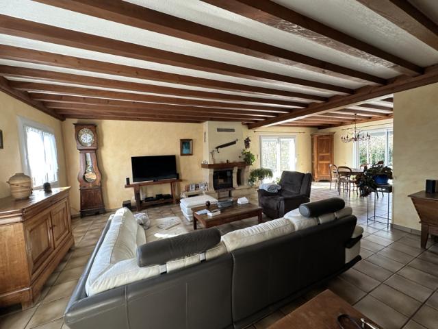 EXCLUSIVITÉ PVM5009 CHARMEIL MAISON FAMILIALE