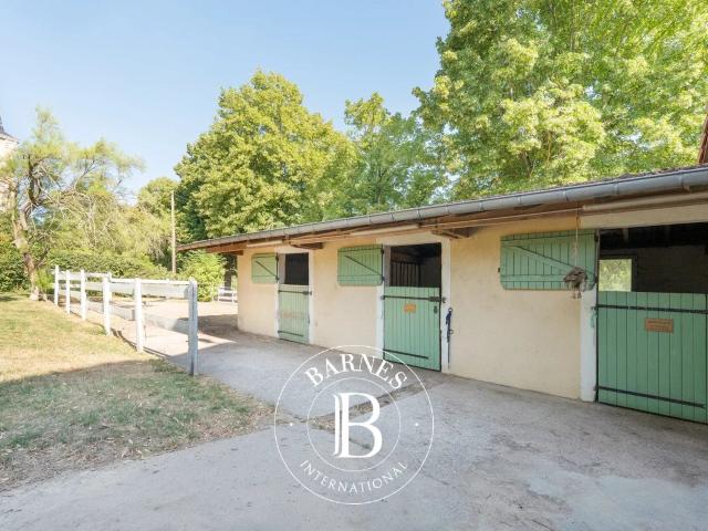 Exclusivité Chenicourt – Maison avec installations équestr. 236m² Chenicourt