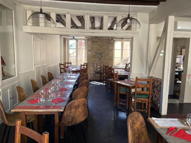 EXCLUSIVITE CLAMECY RESTAURANT PIZZERIA, 75 COUVERTS, TERRASSE et LOGEMENT