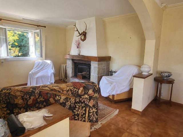 Exclusivité: Dans un secteur verdoyant et calme, en positio. 142m² Bargemon
