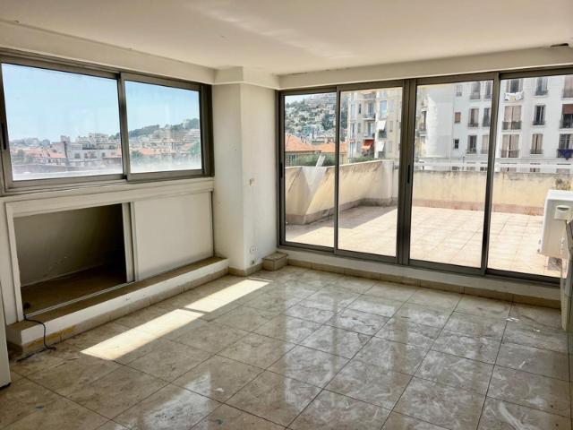 Exclusivité dernier étage avec terrasse