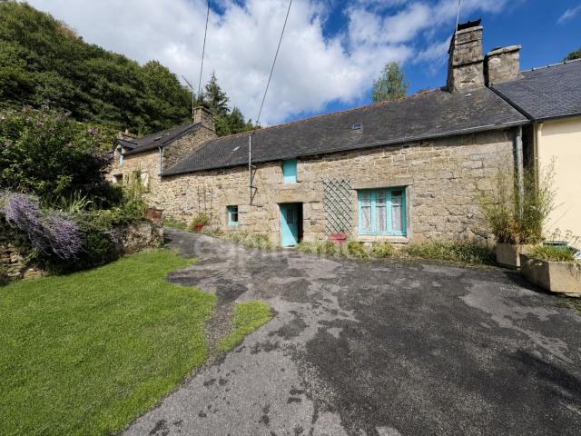 EXCLUSIVITÉ Deux maisons à vendre avec jardin et dépendances 22