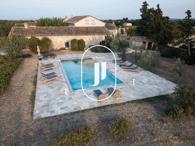 EXCLUSIVITE Domaine à vendre dans la région de Grignan 1000m² Grignan