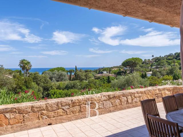 Exclusivité, Domaine de la Capicciola, Villa avec vue mer, 5. 150m² Sainte Lucie de Porto Vecchio