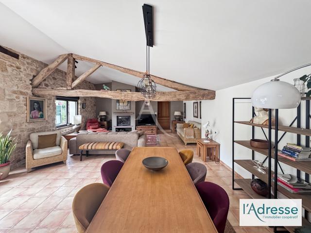 EXCLUSIVITE Élégante Maison en pierre rénovée avec piscine e. 286m² Prayssac
