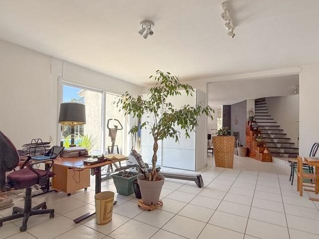 Exclusivité en Provence: villa de luxe avec potentiel chamb. 285m² Orange