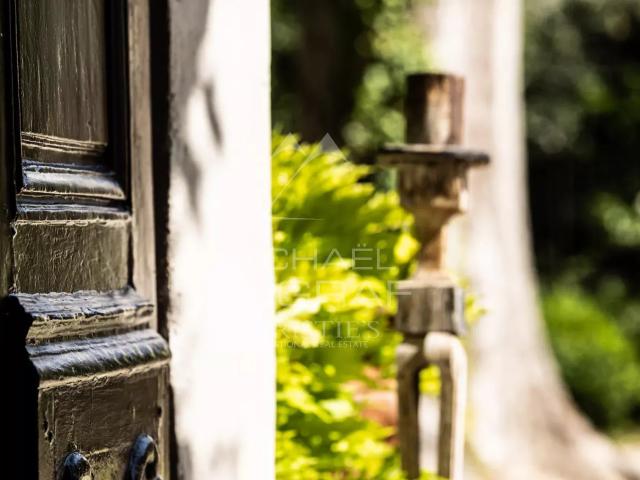 Exclusivité: Exceptionnelle Bastide du XVIIIe siècle aux po. 974m² L'Isle sur la Sorgue