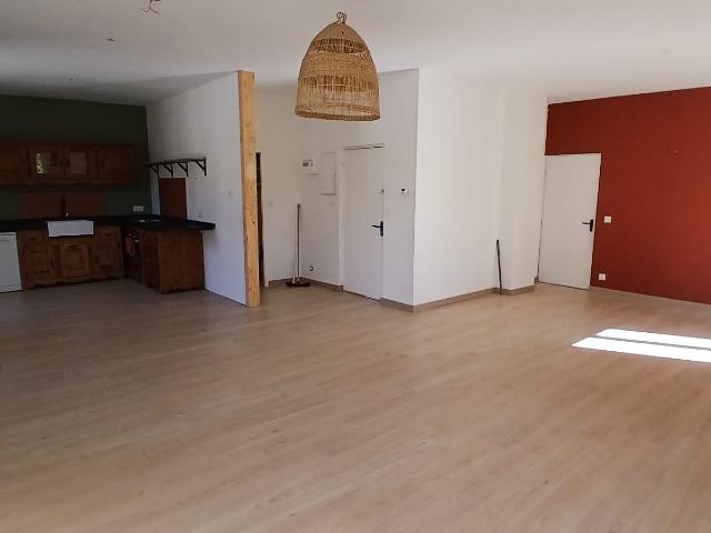 Exclusivité Firminy F4 Spacieux avec cuisine équipée 2 parki