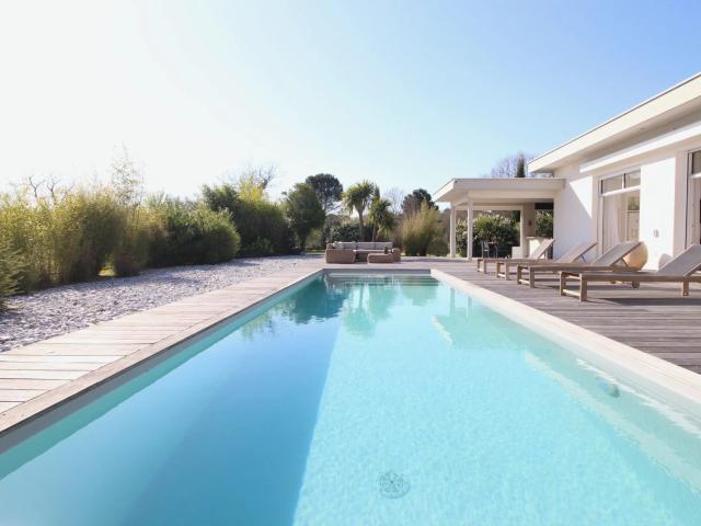 Gradignan – Villa contemporaine d’exception – Environnement privilégié – Piscine & prestations haut de gamme