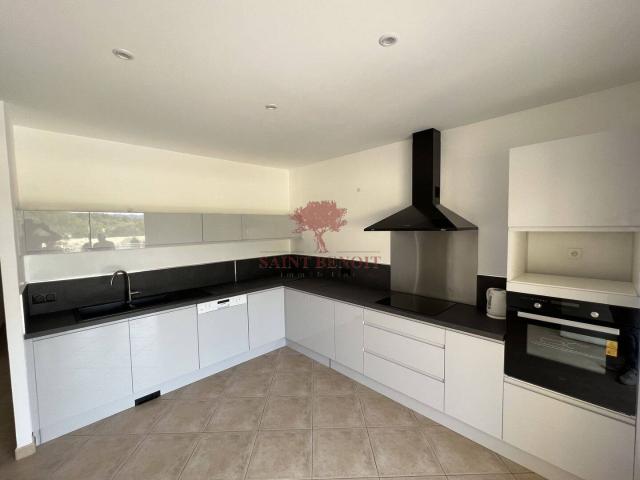exclusivite grande villa 6 pieces avec piscine et double garage