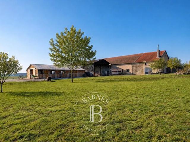 Exclusivité Haumont lès Lachaussée Domaine Equestre 225m² Lachaussée