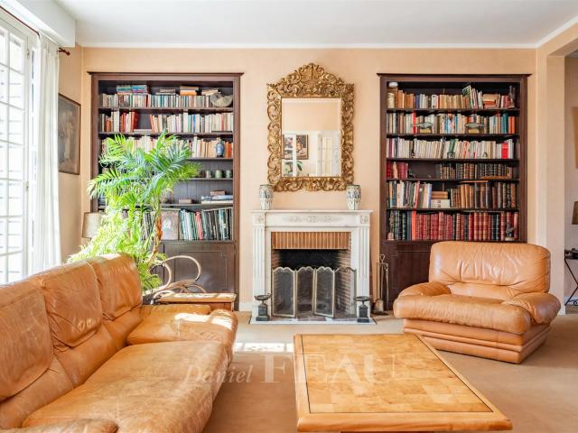 EXCLUSIVITE LA CELLE SAINT CLOUD – PLATEAU DE LA FEUILLAUM. 360m² La Celle Saint Cloud