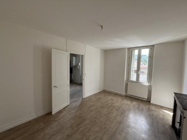 Exclusivite / Le Chambon Feugerolles: appartement de 38m2 t