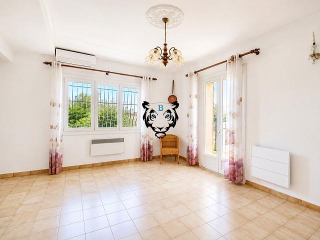 Exclusivite Le Muy 157.52M² Garage Atelier Cave 158m² Le Muy