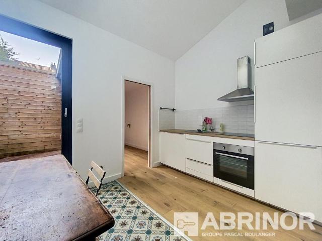 EXCLUSIVITÉ LILLE Cormontaigne / Montebello, beau type 2 avec terrasse et garage