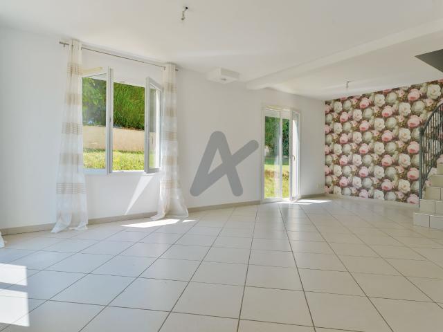 EXCLUSIVITE LISSIEU Au calme Maison de 116m2 4 chambres Garage Terrain de 600m2 env