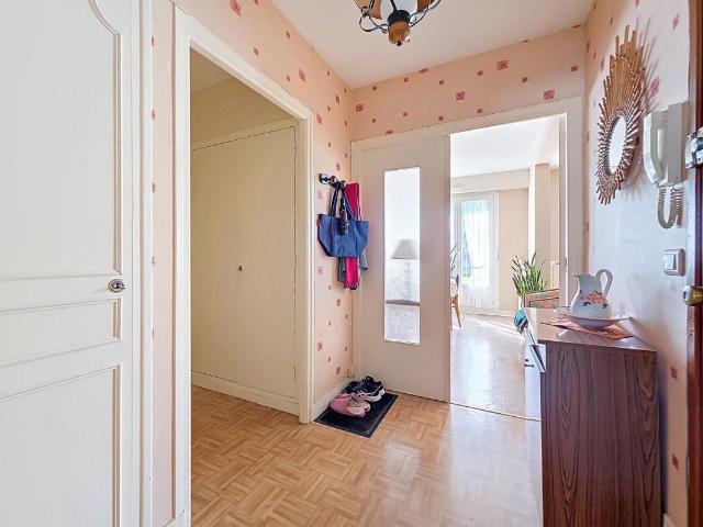 LORIENT: Appartement T4 loué avec stationnement et cave