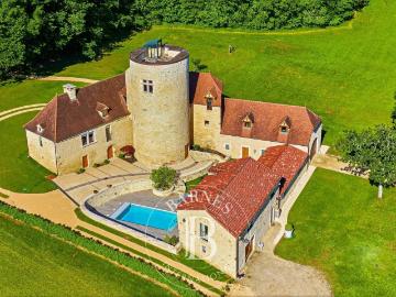 Exclusivité – Lot – Propriété de caractère entre Xivᵉ et Xvi. 339m² Les Arques