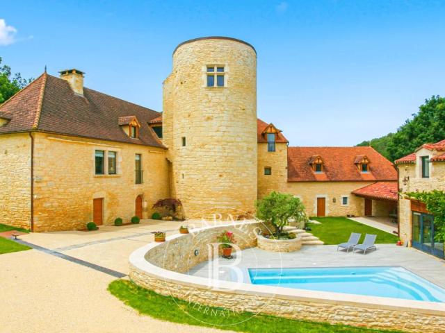 Exclusivité – Lot – Propriété de caractère entre XIVᵉ et XVI. 339m² Les Arques