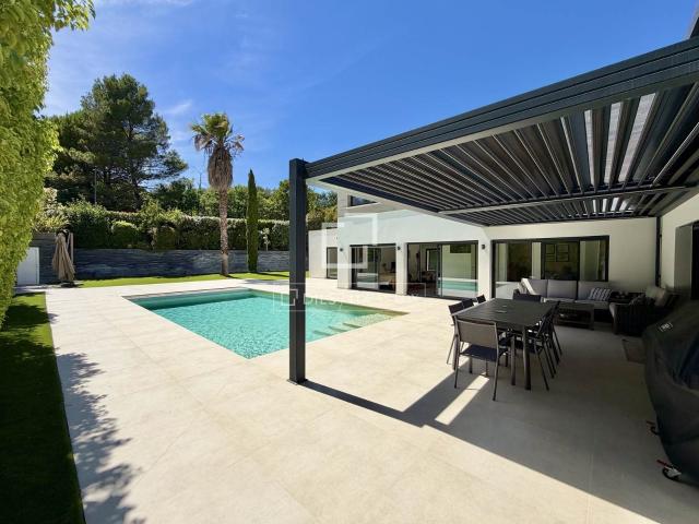 Exclusivité Lucas Fox International Properties, située sur l. 360m² Montferrier sur Lez