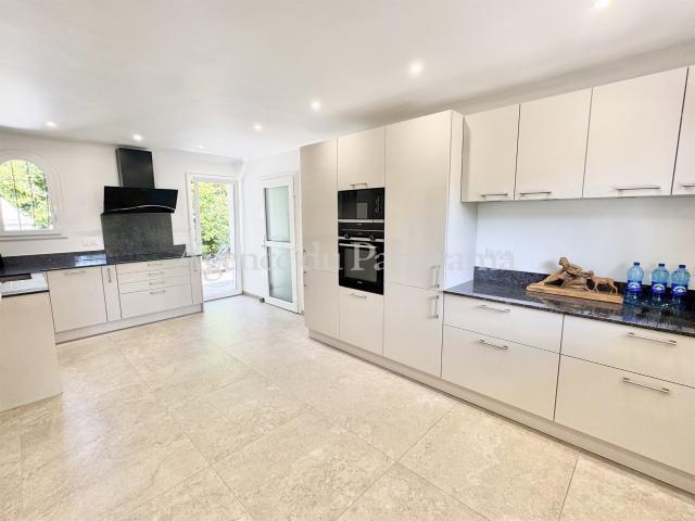 Exclusivite Luxueuse Villa De Plain Pied 101m² Saint Vallier de Thiey
