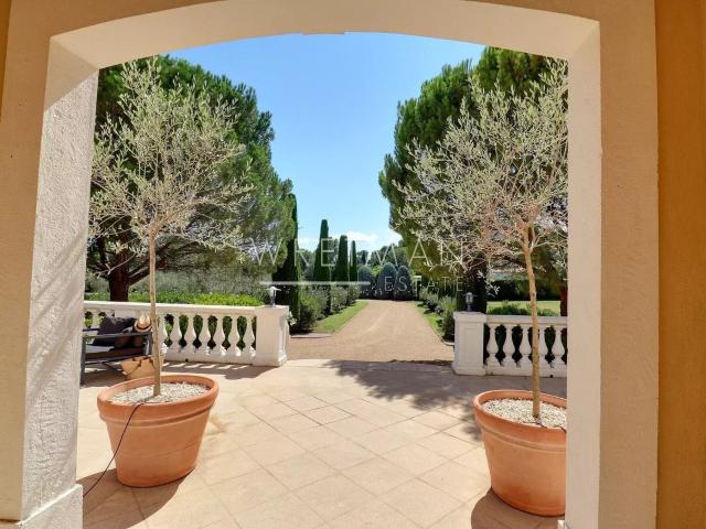 Exclusivité Magnifique bastide dans un fabuleux jardin Dra. 248m² Draguignan