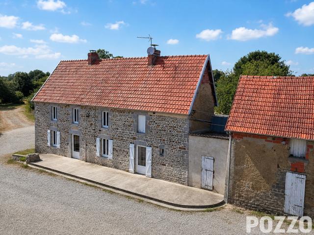 EXCLUSIVITE: MAGNIFIQUE LONGERE, 116M2, DEPENDANCES, VASTE TERRAIN SANS VIS A VIS A MUNEVILLE SUR MER