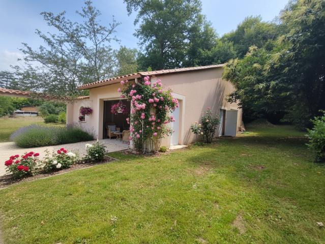 EXCLUSIVITÉ ? Magnifique propriété au calme absolu sur plus de 7 000 m² à Razac sur l'Isle
