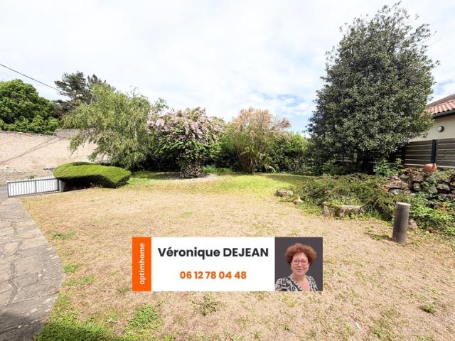 EXCLUSIVITÉ – Maison à vendre à rénover avec grand terrain – Saint Amant Tallende – 205 000 €
