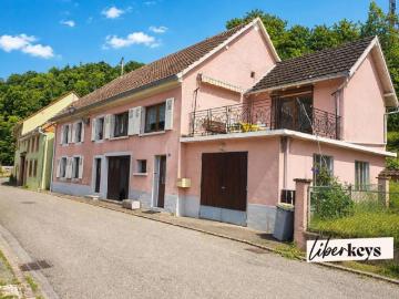 EXCLUSIVITÉ Maison avec gîte, dépendances et potentiel d'aménagement à Rombach le Franc