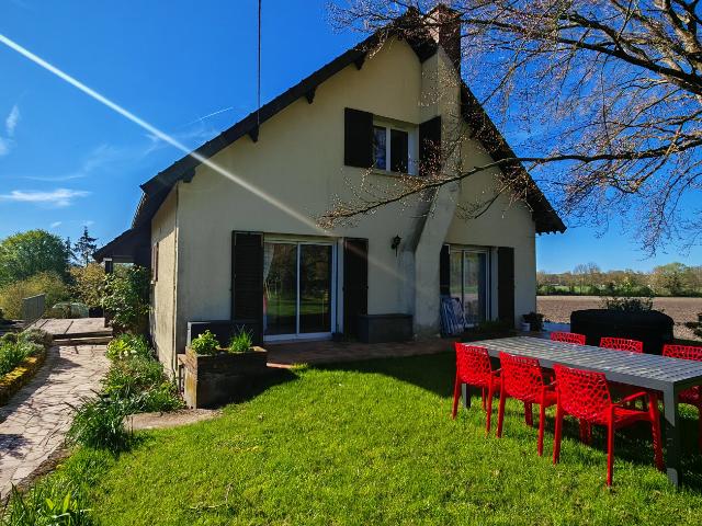 Exclusivité Maison de 170m2 à Longeville sur Mogne, à 22 km de Troyes