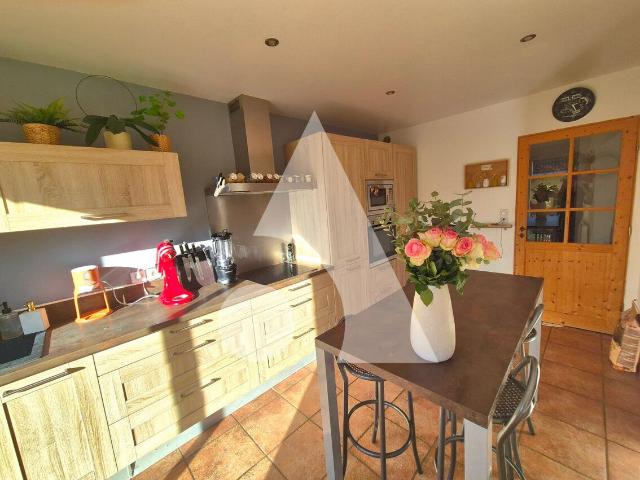 EXCLUSIVITE ! Maison de ville familiale 146 m2. A 15 min de Lyon