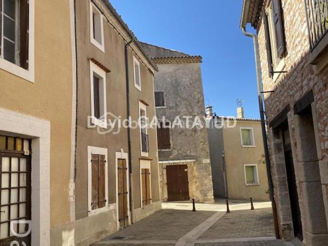EXCLUSIVITE: Maison de Village à Rénover avec un Potentiel Important à Saint Christol 84