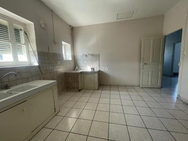 Exclusivite Maison De Ville T6 Aux Beaux Volumes Avec Jard. 173m² Oloron Sainte Marie