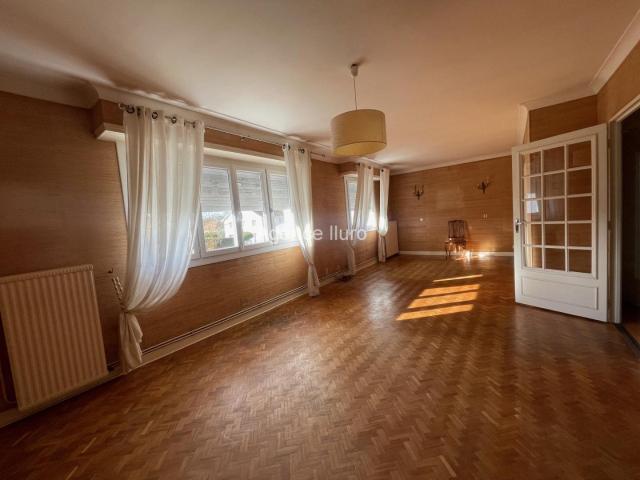 Maison D'habitation T4 Avec Jardin En Bon Etat Structurel 155m² Oloron Sainte Marie
